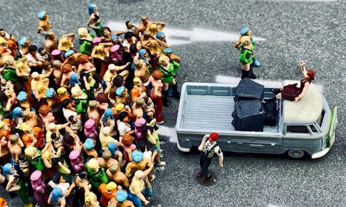 Aufstellung des ersten Trucks