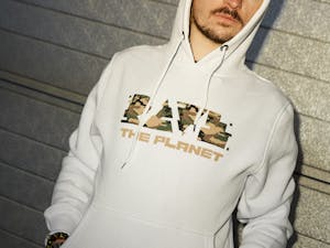 Hoodie White </br>„Rave The Planet“